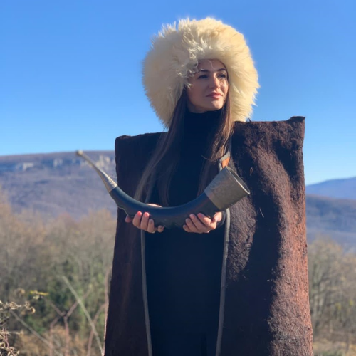 А поехали в Лаго-Наки?