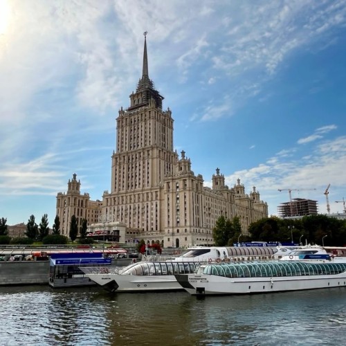 По самой главной улице Москвы: круглогодичная экскурсия на яхте флотилии «Рэдиссон»
