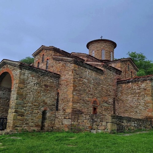 В горы — от суеты и забот: треккинг в Архызе без рюкзаков