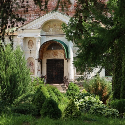 Борисоглебский монастырь и Троице-Сергиев Варницкий монастырь (на вашем авто)