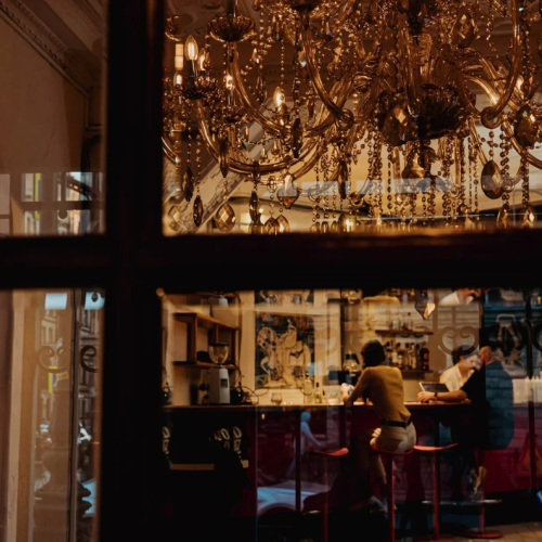 Декаданс и ренессанс: лекция-променад по необычным барам Петербурга (18+)