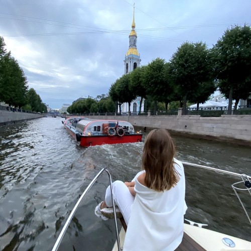 На катере по рекам и каналам Петербурга: романтично и познавательно