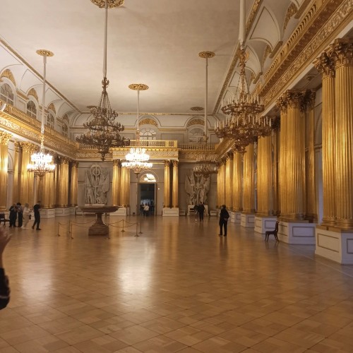 Жизнь во дворце и мир искусства: обзорная экскурсия по Эрмитажу