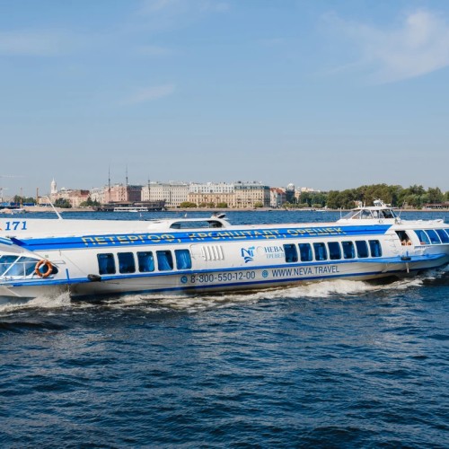 Мегатур 2 в 1: в Кронштадт и Петергоф по воде на скоростных судах