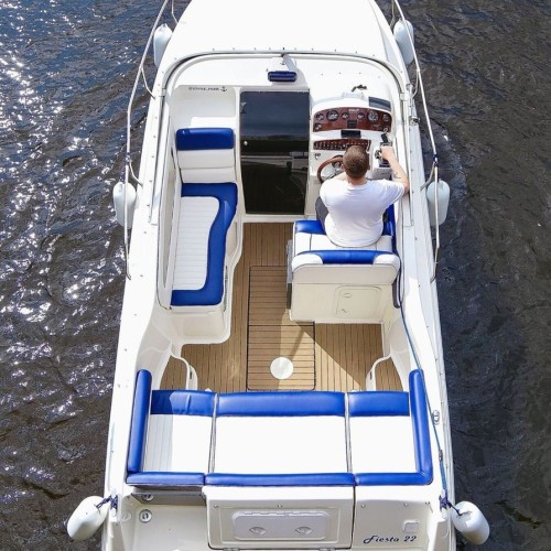 На катере к Финскому заливу: от исторического Петербурга к современному