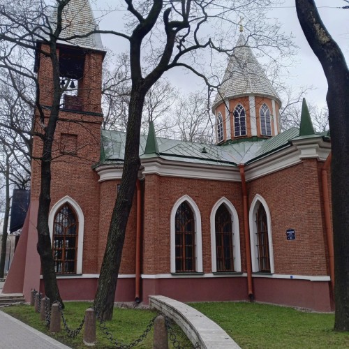 Каменный — остров сокровищ: прогулка по элитному дачному предместью