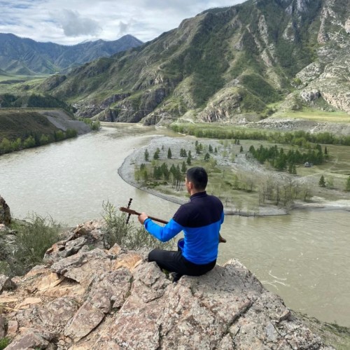 По Чуйскому тракту с алтайским гидом-музыкантом