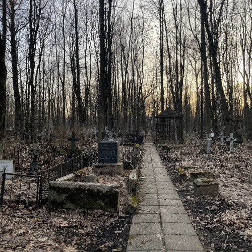 Смоленское кладбище: светский взгляд