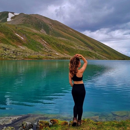 А давай в Домбай? Треккинг без рюкзаков
