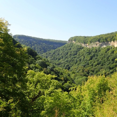 В Адыгею за походами, пещерами и древностями