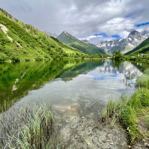 В Домбай всей семьёй: тур по природным красотам с аниматором и лёгкими прогулками в горах