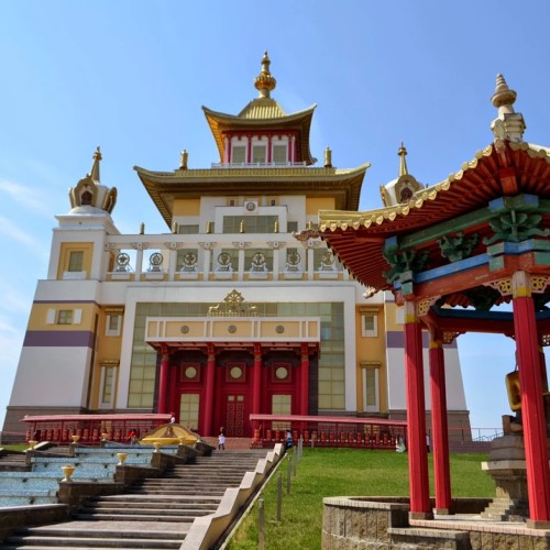 Насыщенный тур по Калмыкии: буддийские святыни и знакомство с кочевым бытом