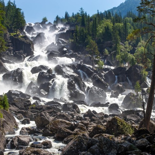 Насыщенная поездка в инопланетный край: сплав по Катуни, Телецкое озеро и долина Чулышман