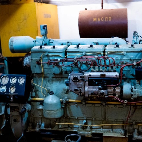 Спуск в подземное противоядерное убежище Петербурга