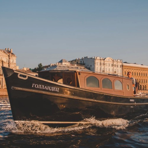 Прогулка на катере «Голландец» по водам Санкт-Петербурга