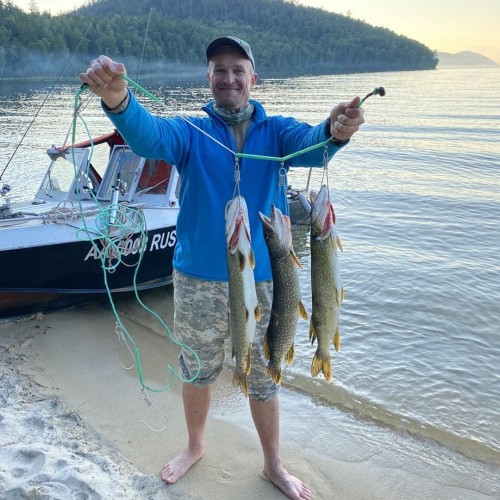 За трофеями на Байкал с местными: рыбалка с катера, катамарана и на реках