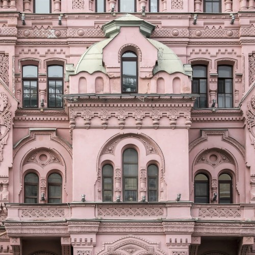 Самые необычные дома Петербурга