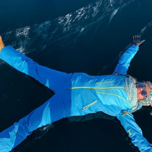 Активный тур на зимний Байкал: катание на снегоходе, хивусе и коньках и подлёдная рыбалка