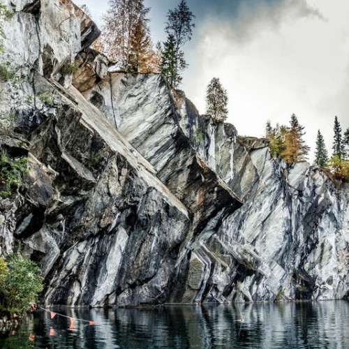 Автобусный тур в Карелию: Петрозаводск, парк «Рускеала», остров Кижи и Марциальные воды