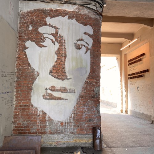 Стрит-арт и дворы Петербурга: авторская прогулка