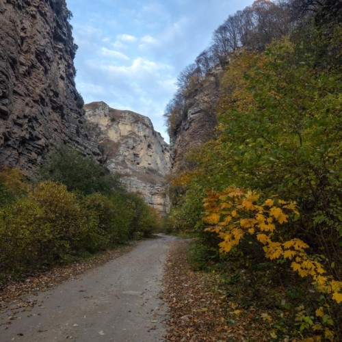 Приключения среди Кавказских гор: от плато Бермамыт до Чегемских водопадов