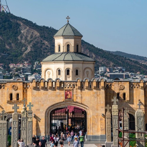 Кавказское ассорти со вкусом вина: путешествие по Грузии и 6 живописным ущельям Осетии