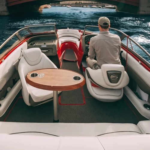 На катере Ferrari — по рекам и каналам Петербурга + разводные мосты