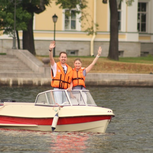 Катание на катере без капитана: по Финскому заливу и рукавам Невы