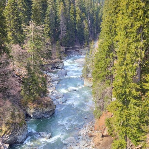 Треккинги на Домбае с проживанием в гостинице: Бадукские озёра, водопады и каньон Чёртова мельница