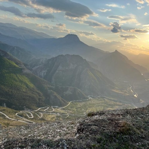 Ни в чём себе не отказывать в Дагестане: джип-путешествие по знаковым локациям