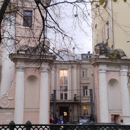 Сказка былых времен: Патриаршие пруды и особняк Тарасова