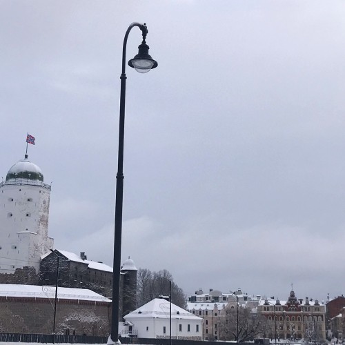 В старинный Выборг — на комфортабельном авто из Петербурга