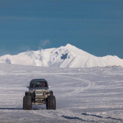В мини-группе на Камчатку всей семьёй: вулканы, термальные источники и погружение в быт