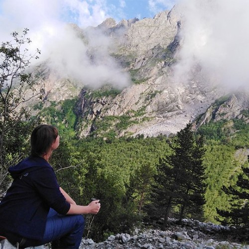Треккинг в Цейском ущелье налегке с проживанием в гостинице (всё включено)