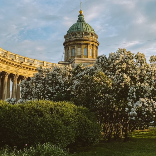 Аудиоэкскурсия без гида по Казанскому собору: тайны храма-победителя и посмертной коронации
