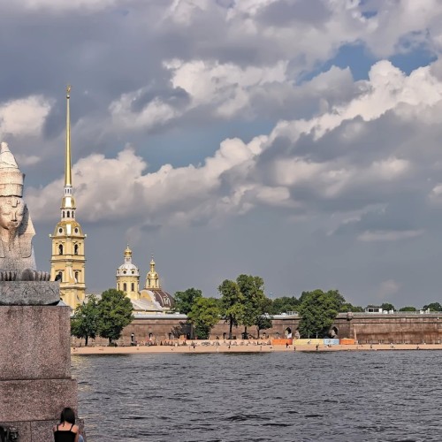 На машине по Петербургу: обзорная экскурсия с элементами квеста для детей и взрослых