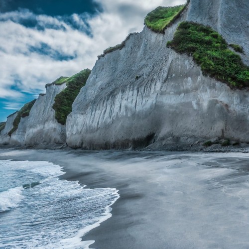 Вулканы, бухты и скалы острова Итуруп