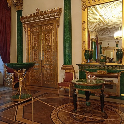 Зимний дворец и Эрмитаж — дом императоров и искусства (билеты включены)