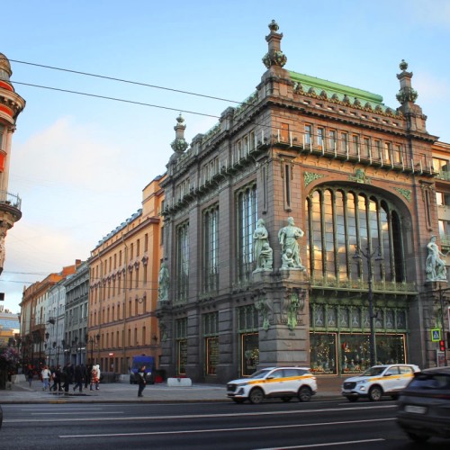 На автобусе — по Петербургу, пешком — по Петропавловской крепости (осмотр снаружи)