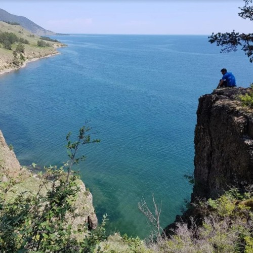 Треккинг по экотропе вдоль озера Байкал