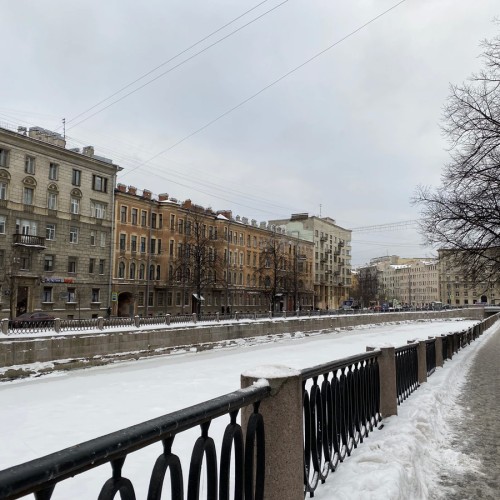 На стыке двух эпох: променад по Петроградке в мини-группе