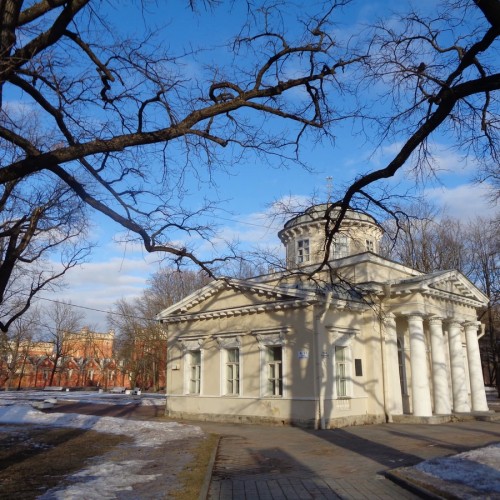 Уютный город Петергоф