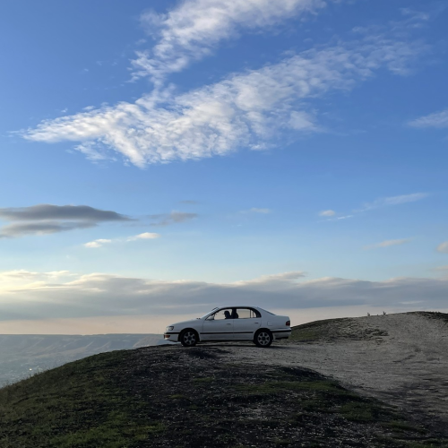 Небольшой компанией по Домбаю: от пещер до вершин и озёр