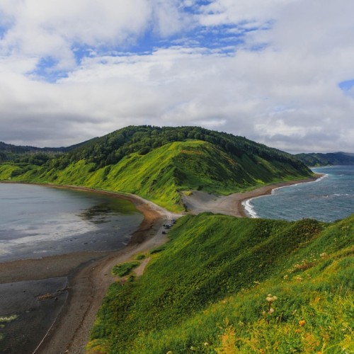 Путешествие от Сахалина до Итурупа: вулканы, горячие источники и океанские просторы