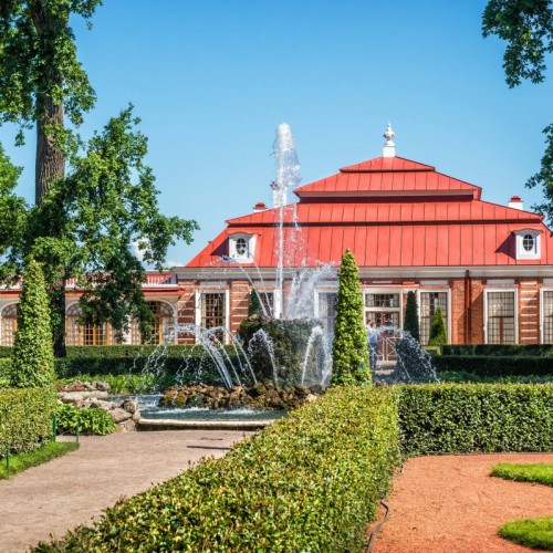 Из Петербурга в Петергоф на весь день в формате «Всё включено» с трансфером и билетами