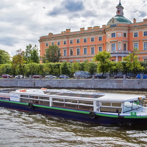 Часовая прогулка на теплоходе от Петропавловской крепости