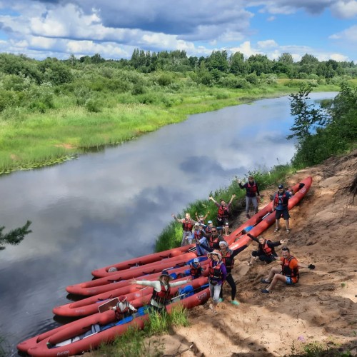 Подальше в лес: сплав на байдарках по реке Медведице