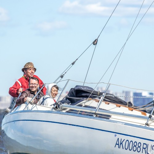 Точка координат: командный квест на парусной яхте!