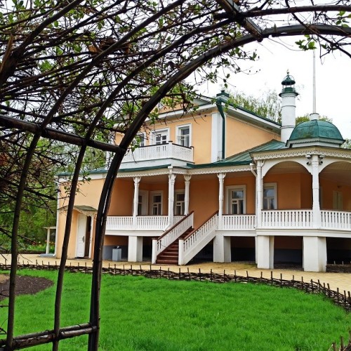 «Эта улица мне знакома»: Константиново, Рязань и Спас-Клепики