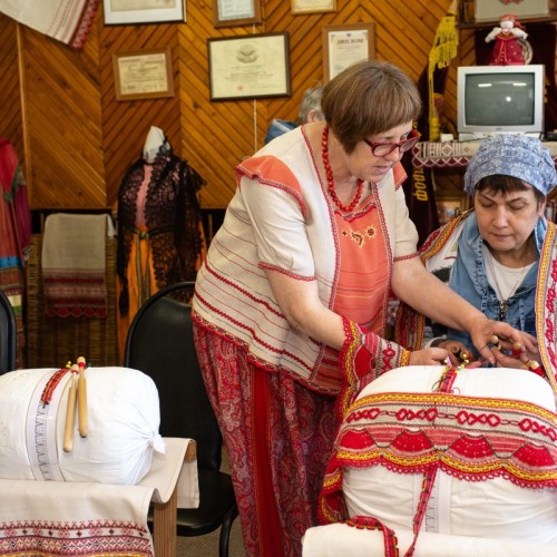 Сирень, усадьбы, кружево, керамика: тур из Москвы в Тамбов и на фестиваль